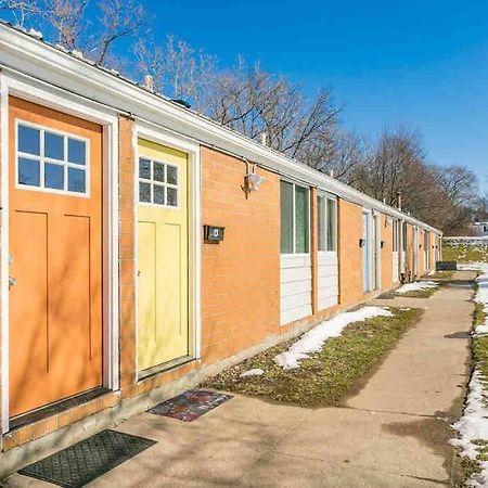 Studio W/ King Bed Near Dwtn Рочестър Екстериор снимка