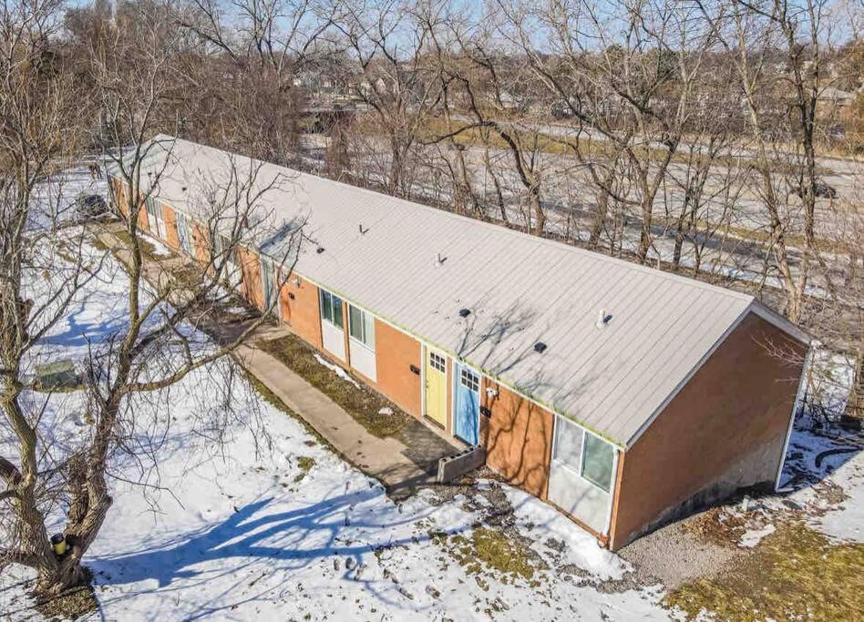 Studio W/ King Bed Near Dwtn Рочестър Екстериор снимка